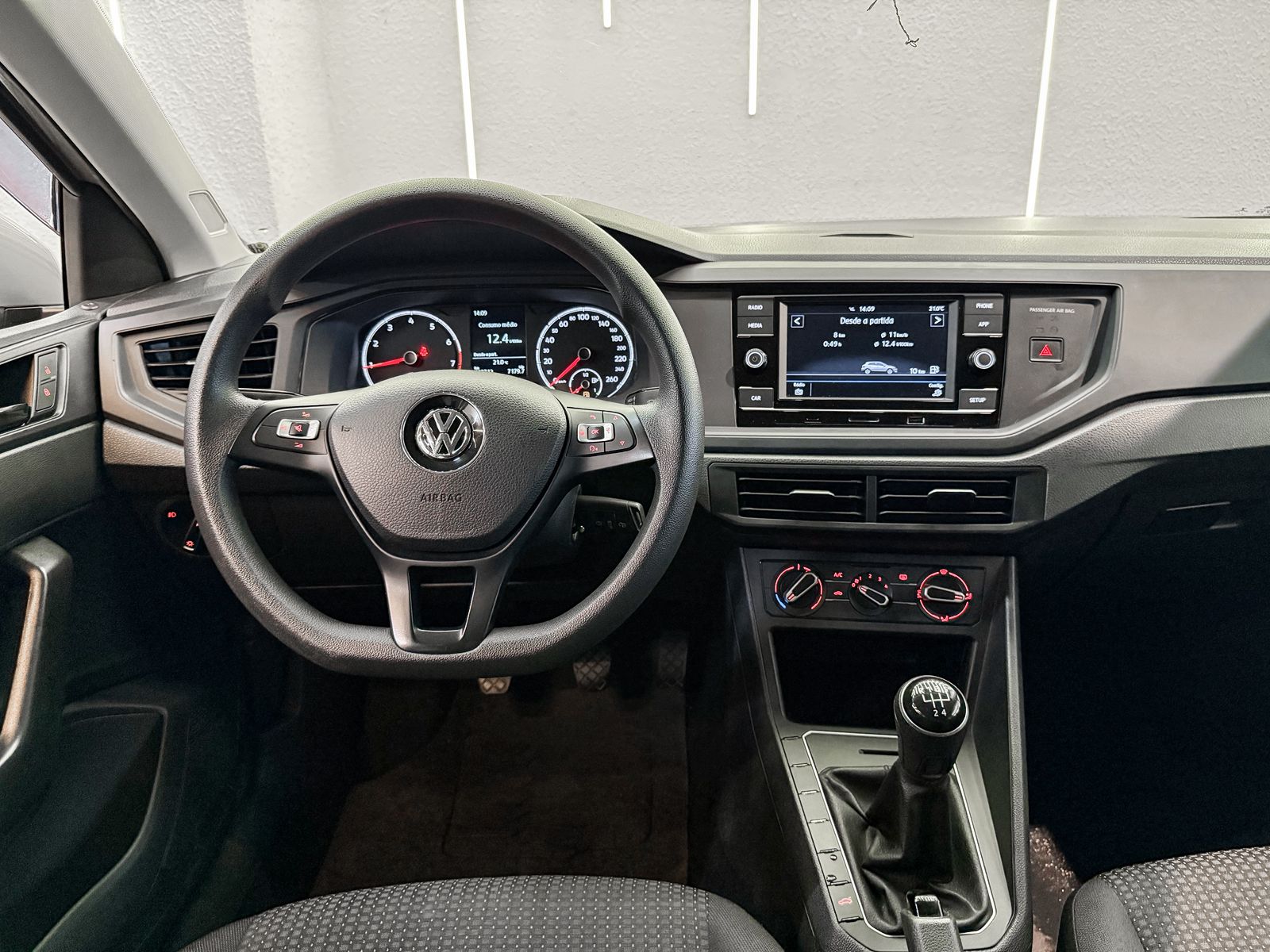 16a8016f-8fe8-490d-8251-585ac9b0e5ab